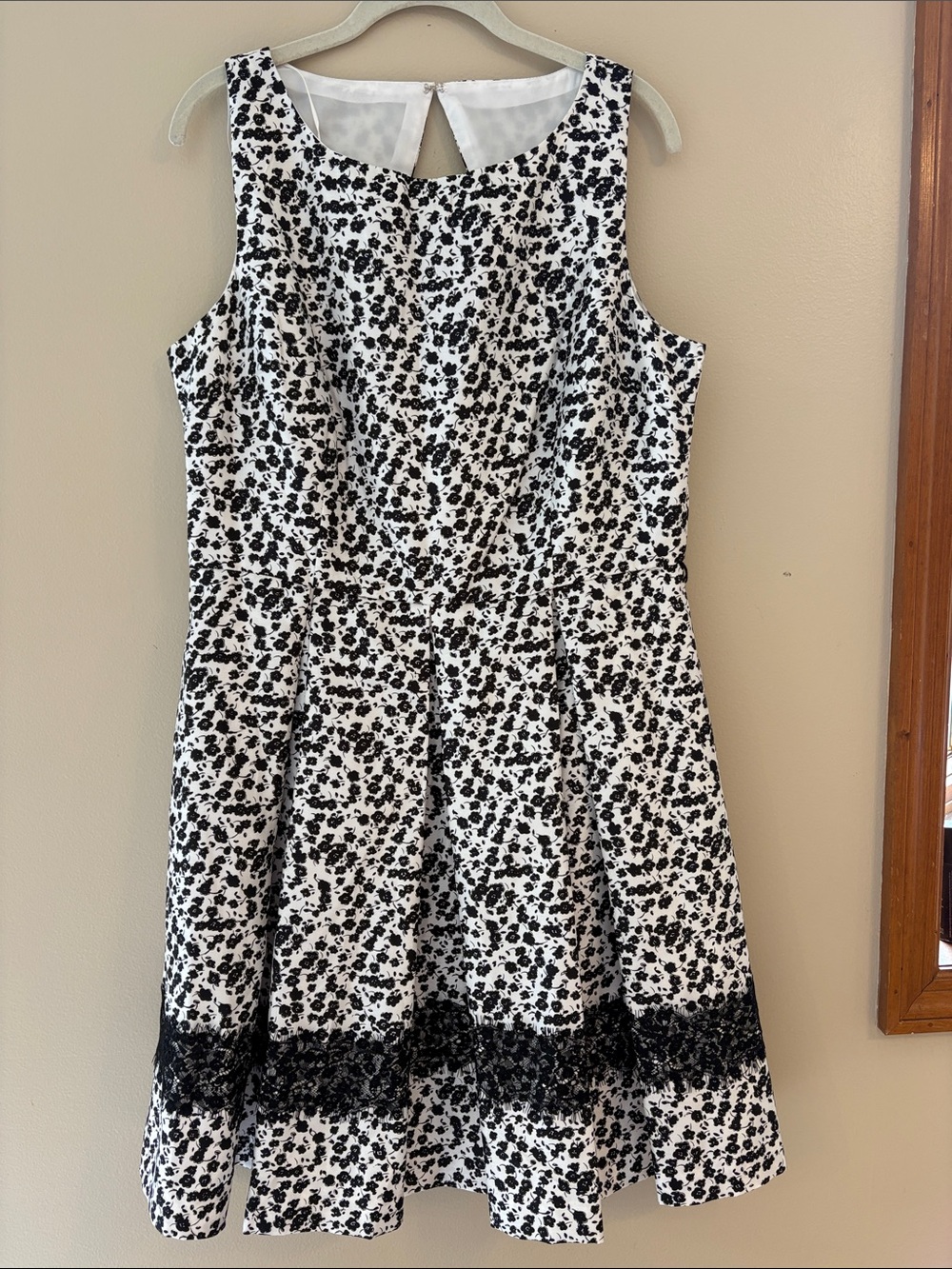 Danny & Nicole Floral Fit & Flare Dress Size 14 Black Ivory Lace NWT